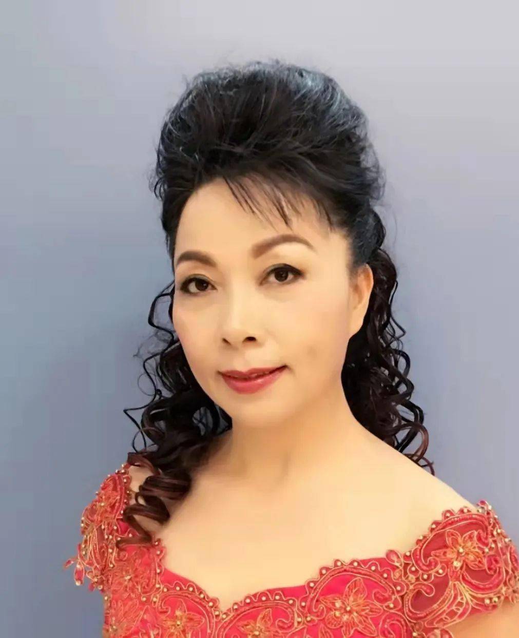 市歌舞剧院女高音歌唱家林永青带来如何在歌唱中运用好气息公益讲演