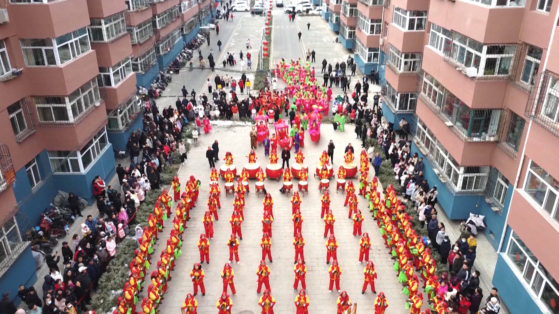 我们的节日元宵节太原万柏林区窊流社区金狮送福瑞欢喜闹元宵