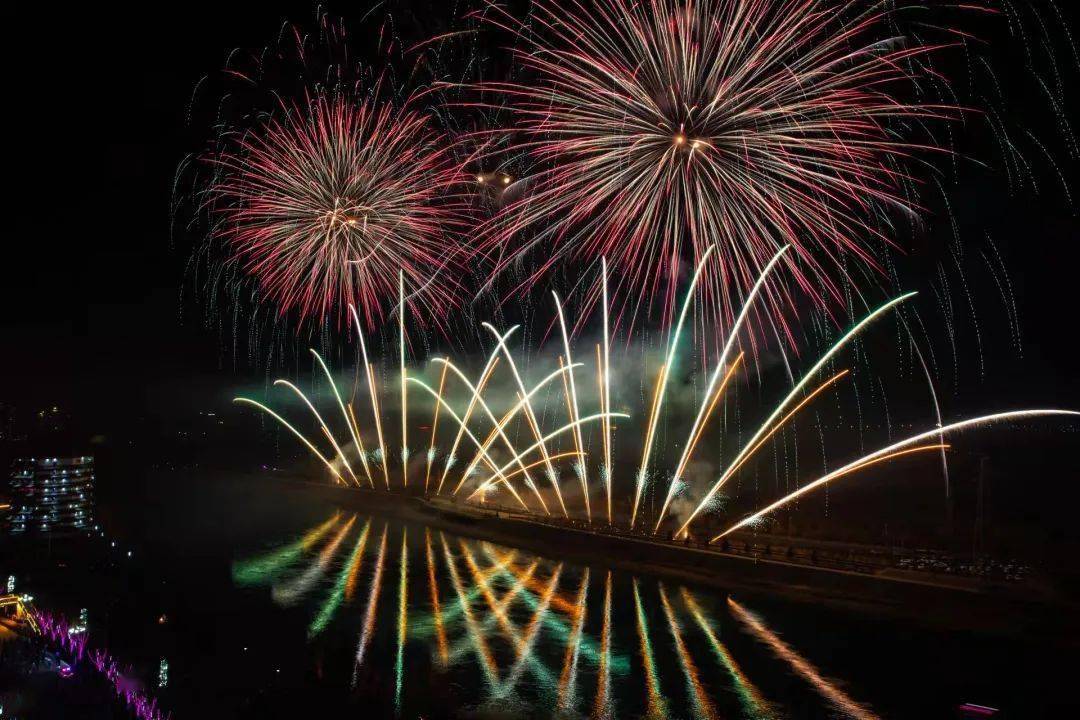 元宵】月色婵娟永靖夜 焰火耀天映新春_冬奥风元宵节灯笼_杨敦_孔令瑞