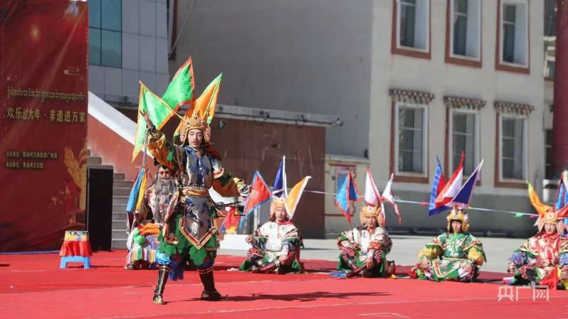 果洛|国家级非遗项目马背藏戏《丹玛之子》展演活动在青海果洛举行