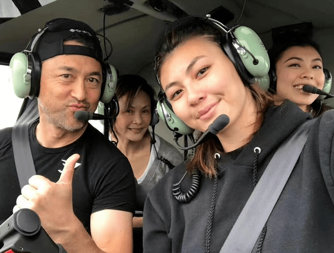 这位"香港最帅警察"串起了一个名流圈……_王敏德_电影_混血儿