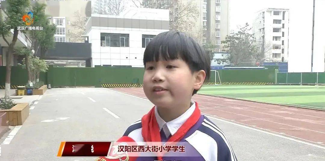 漢陽區西大街小學學生 江奕銳:王霜姐姐,我們一定像你那樣好好學習