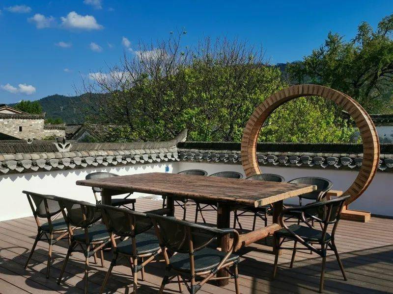 有一家民宿临水而建,登楼可观桃花潭全景,就在……_风景区_泾县_旅游