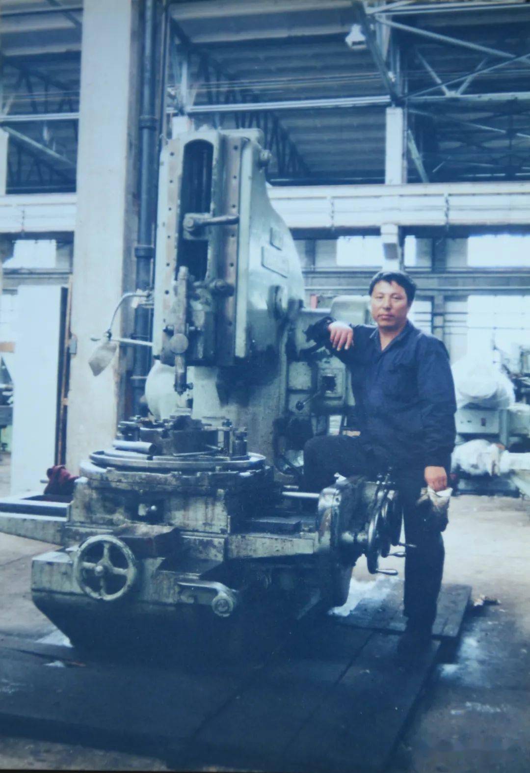 百年大厂——讲述一个真实的哈尔滨车辆厂_翁林_铁路_中东