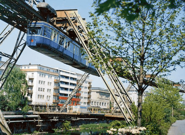 特色軌交德國伍珀塔爾懸掛單軌列車