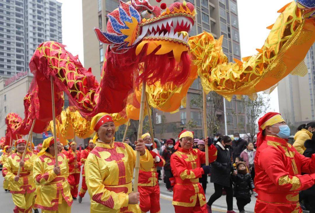 驻马店市老体协鞭陀龙专委会举办庆新春闹元宵 走基层送欢乐活动