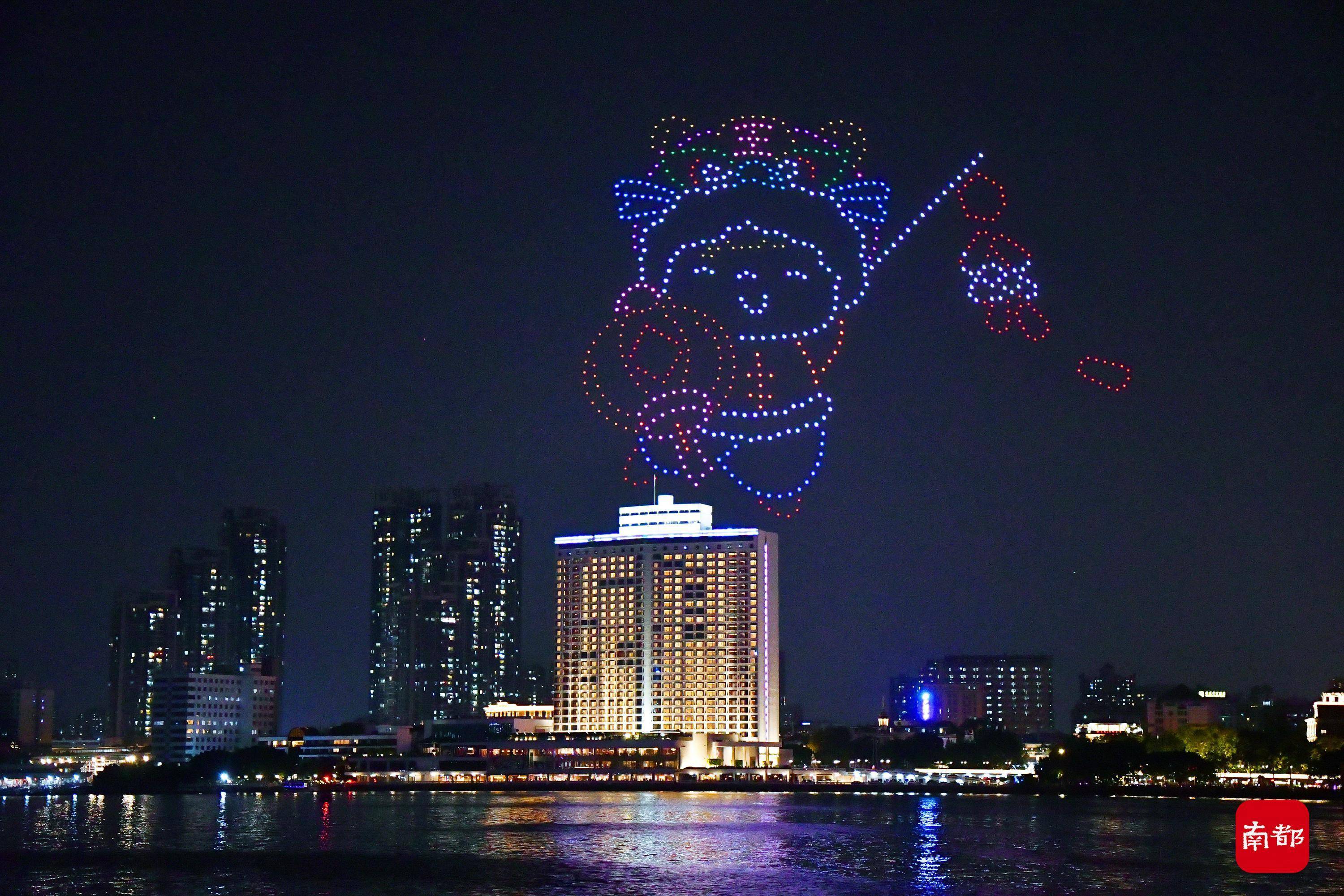 夜空|无人机点燃月圆之夜，广州白鹅潭夜空巨型“星灯”闪耀