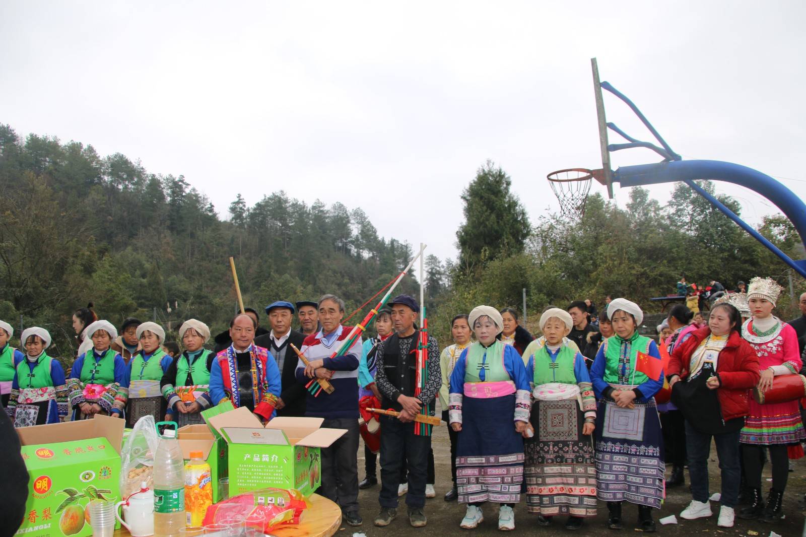 开阳县冯三镇开展共度元宵心连心活动_布依_村民_文化