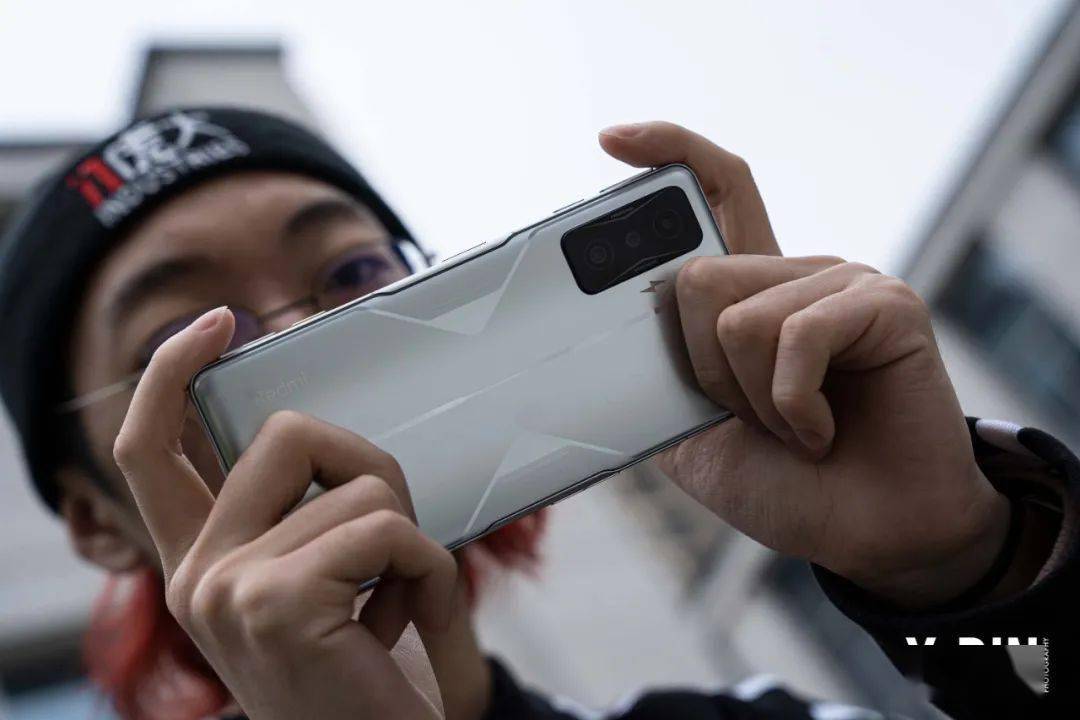 3299元的红米K50电竞版，又要焊死旗舰机的大门了？