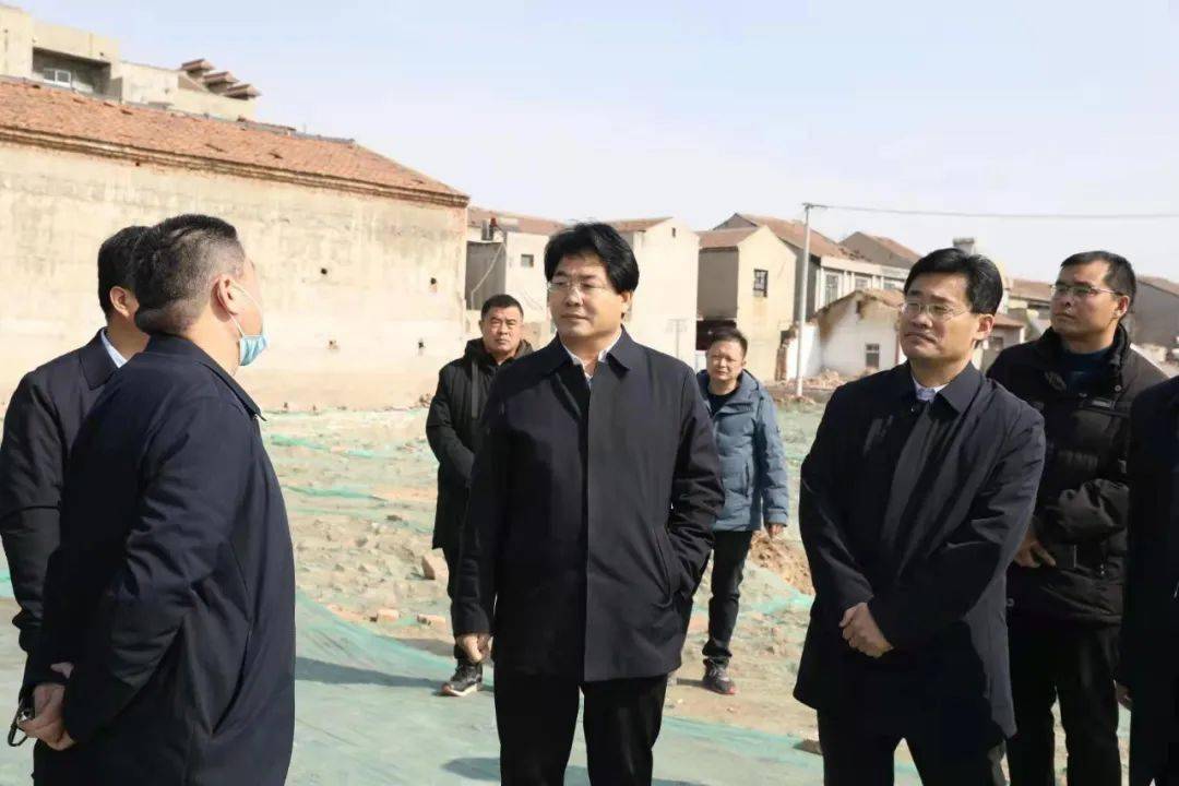 现场调度全力以赴黄会安主持召开棚改项目现场调度会议