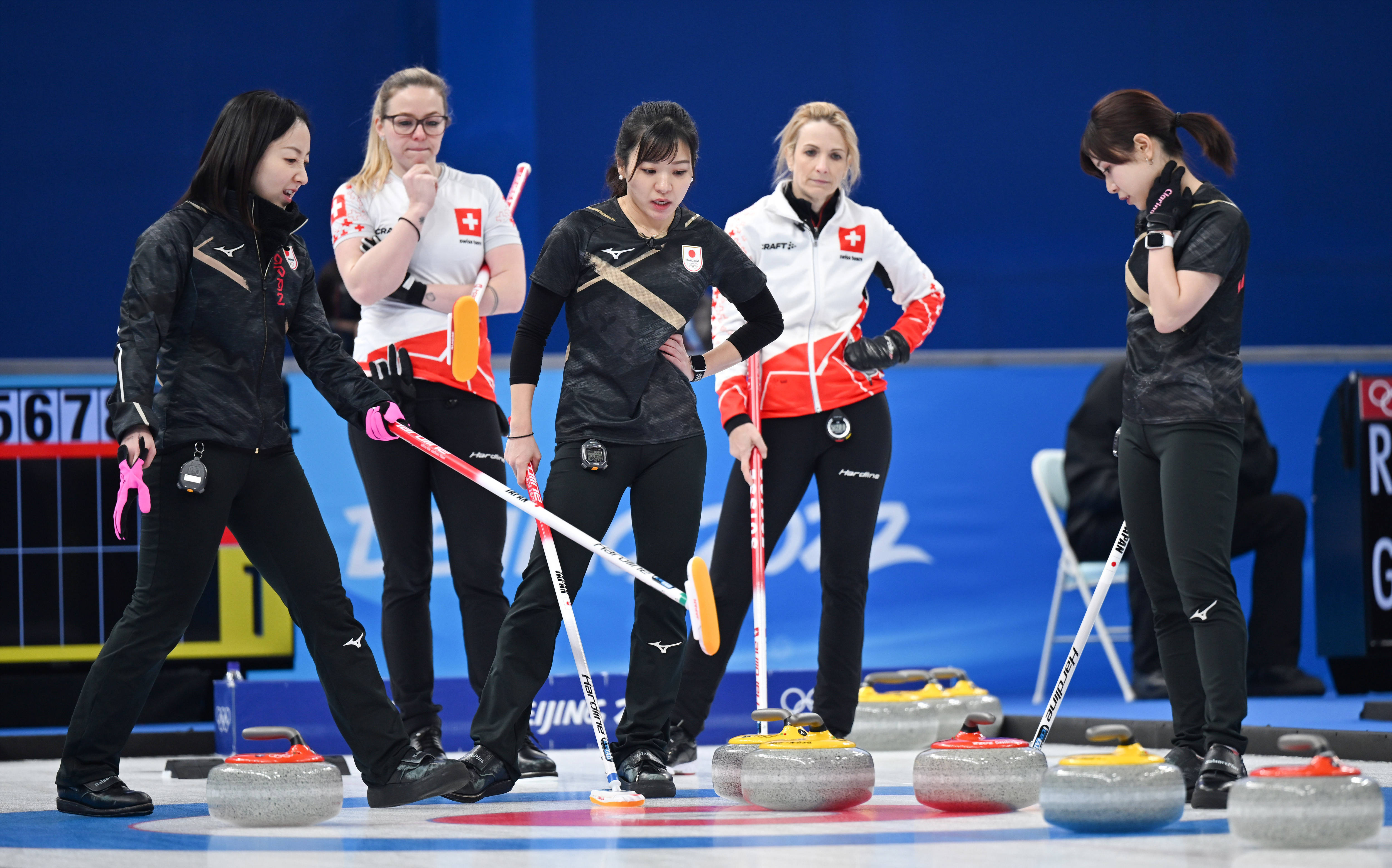 瑞士隊勝日本隊_中國女子冰壺戰勝英國_中國冰壺男隊險勝瑞士_谷愛凌