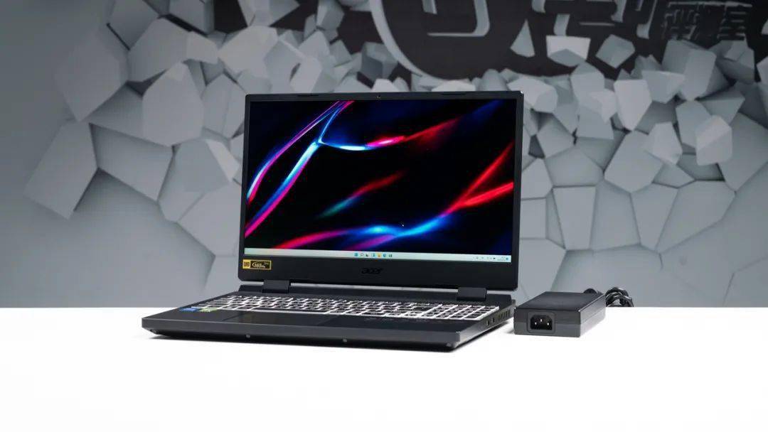 它不仅迭代了cpu,还将显卡功耗提升至140w,重新设计了散热,并且将i5