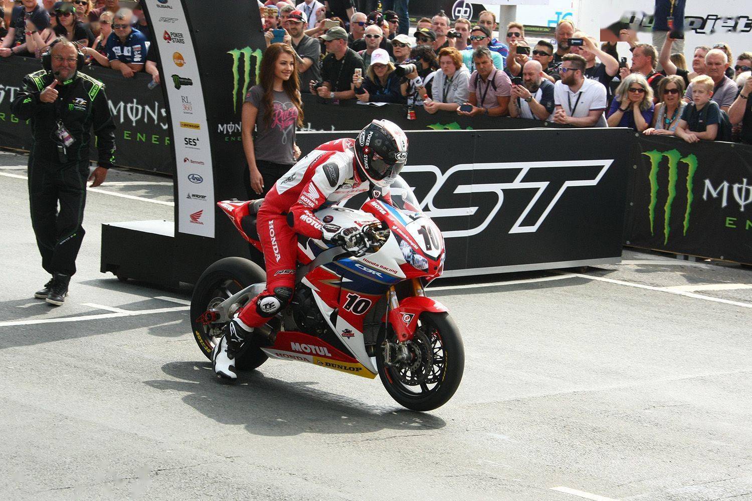 比罗西更传奇曼岛tt23届冠军mcguinness宣布2022年退休