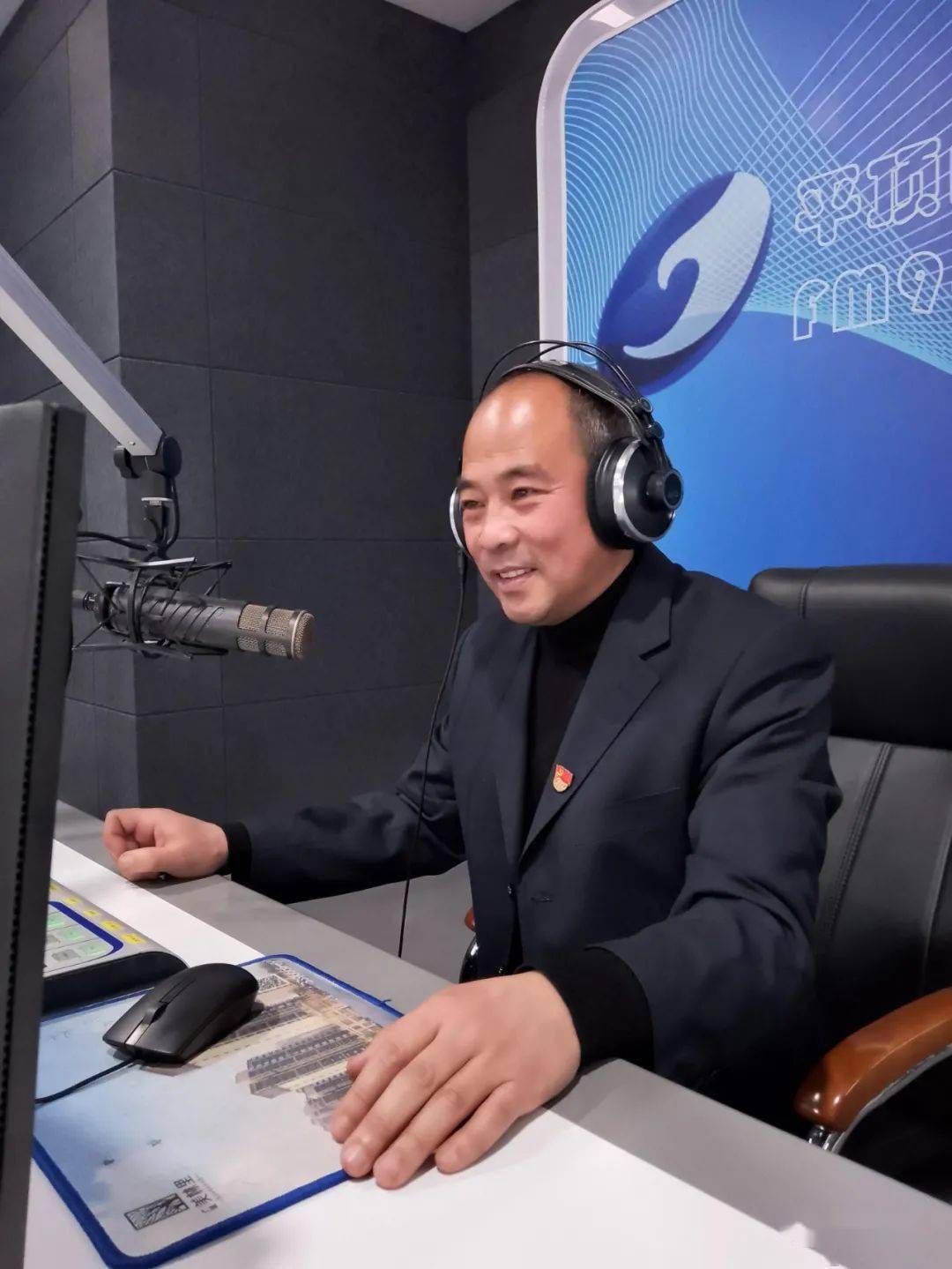 区曹镇乡曹西村党支部书记王军伟做客综合广播直播室