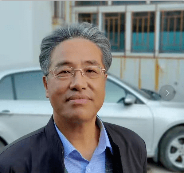 【马克】宁夏西吉人,中学教师,文学爱好者.