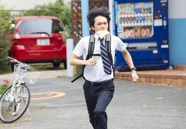 但日剧看得多了,网友们也逐渐发现,没有日剧跑的日剧是没有灵魂的.