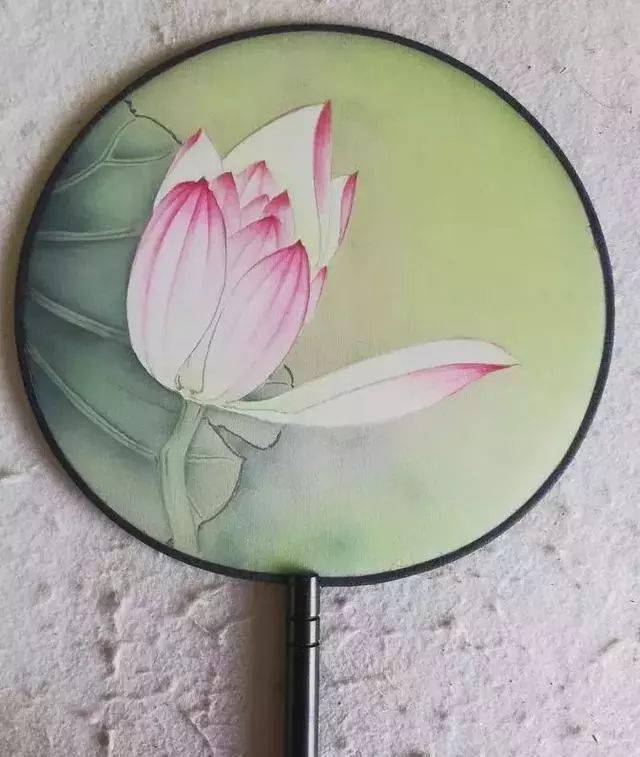 工笔团扇《荷花豆娘》绘制步骤_荷叶_花青_扇面