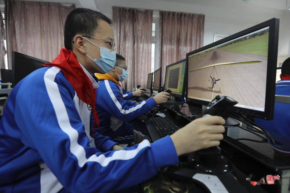 航空运动进校园