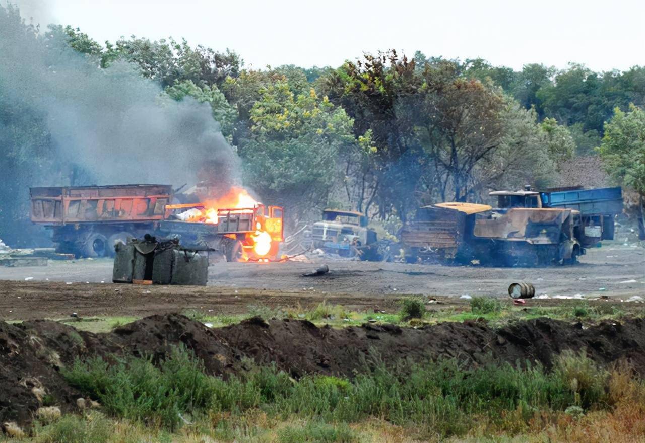 乌政府车队遭袭,乌东爆炸声不断,普京关键时刻出招成功稳住局势