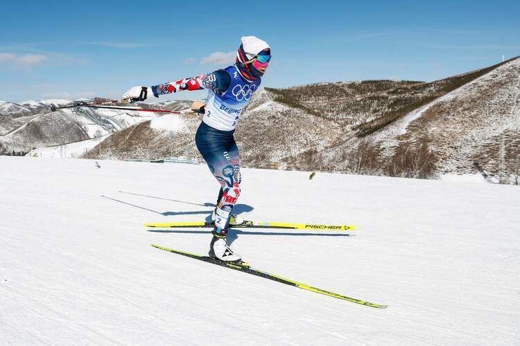 女子|挪威选手获得越野滑雪女子30公里金牌