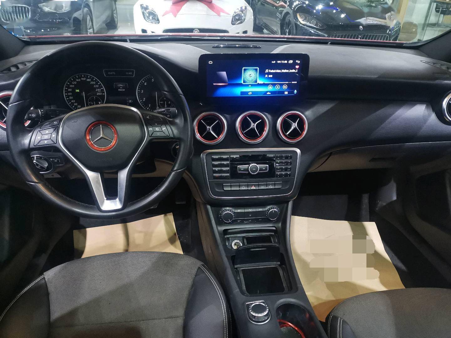 攀比利器七年前的奔驰a180只要9万块验车师小姐姐最爱