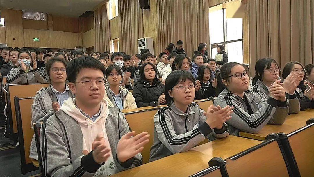 踔厉奋发向未来北师大北海附属中学举行2022春季开学典礼