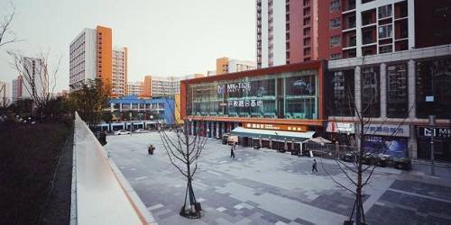 为了富士康华为京东方，成都搞了盘不一样的城市更新