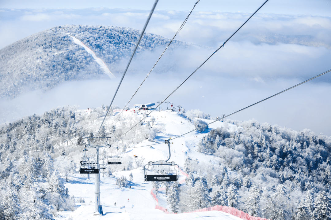 北大湖滑雪度假區纜車運營時間延長,暢滑春雪正當時!_piu_霧凇_野雪