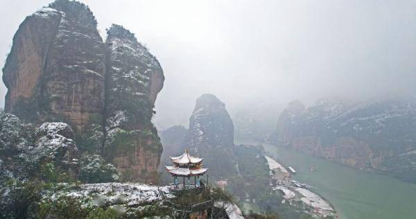 景区|江西多地迎来降雪 唯美雪景引人醉