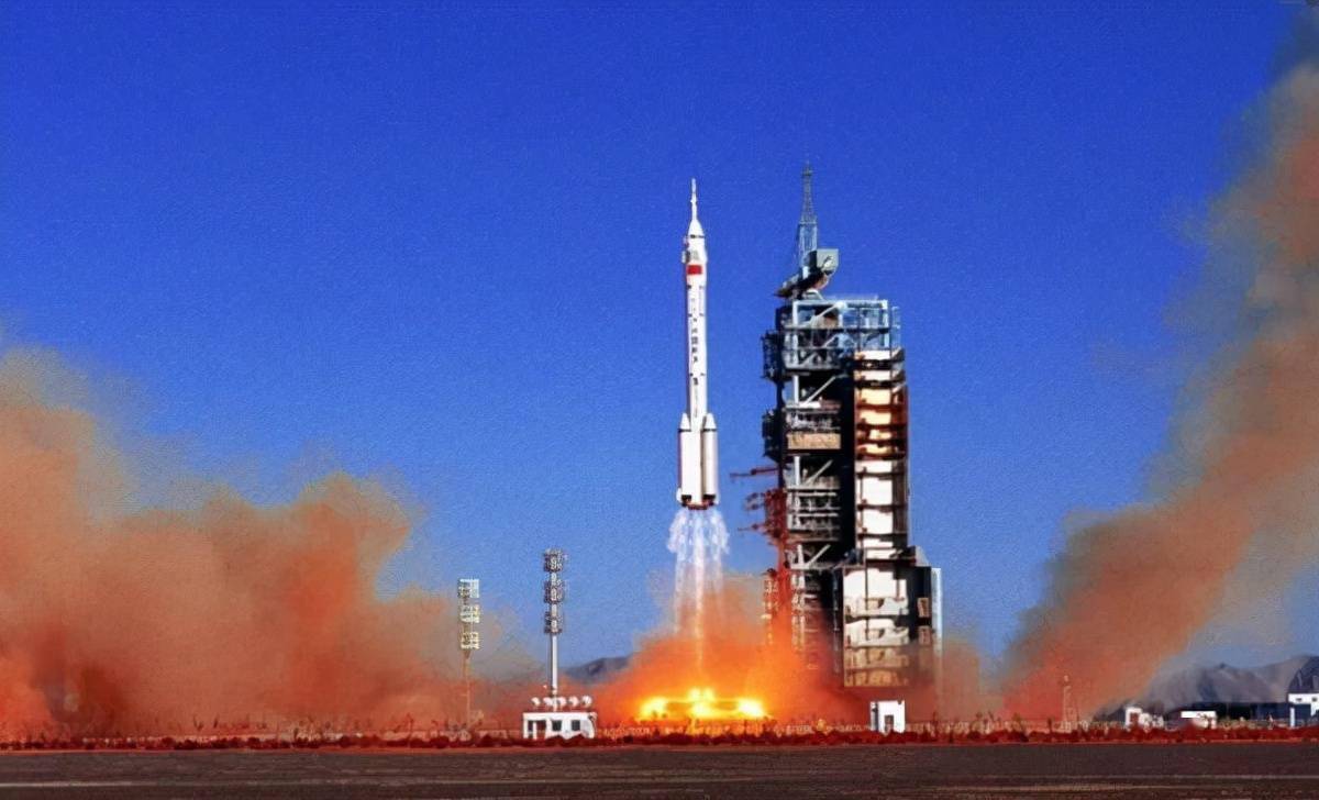 神舟一号看起来动力逃逸的观点占了上风,不过,在2月17日晚上举行的近