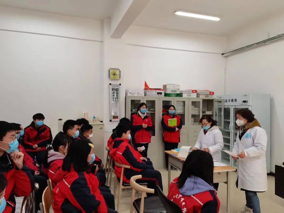 【服务】沙市中学医务室开展春季健康教育知识讲座_医生_记录册_李艳平