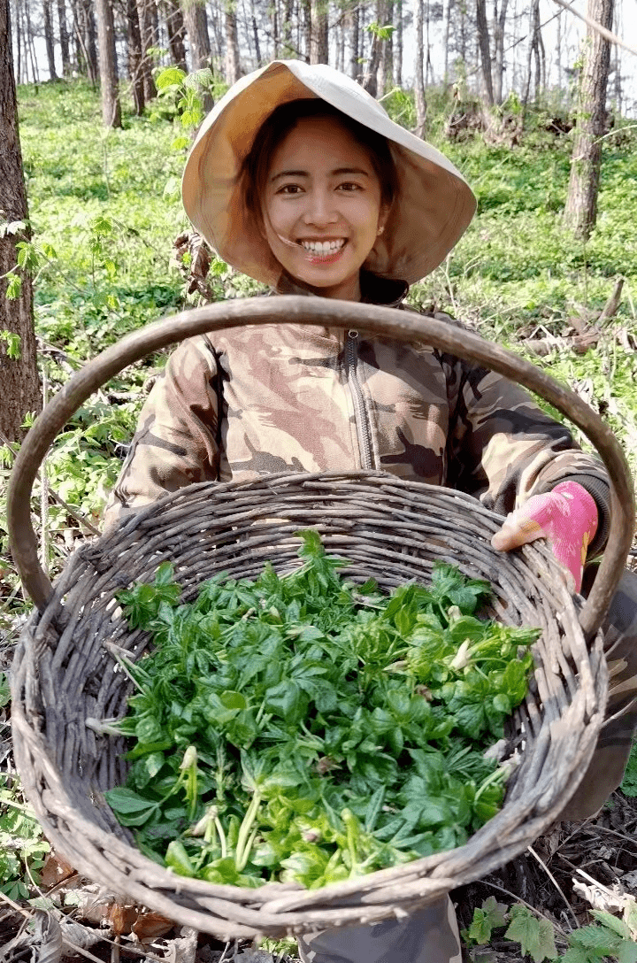 巾帼建新功大学生返乡创业刘佳宁森林姑娘俏直播开辟致富新渠道