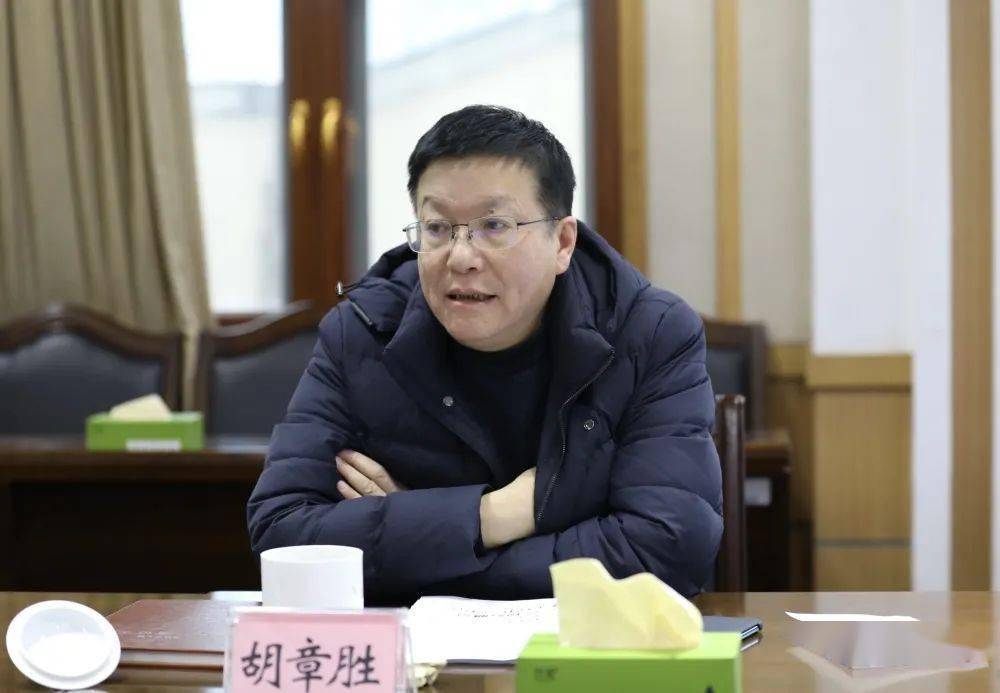 厅党组成员,副厅长,秘书处党支部书记李绍辉主持.