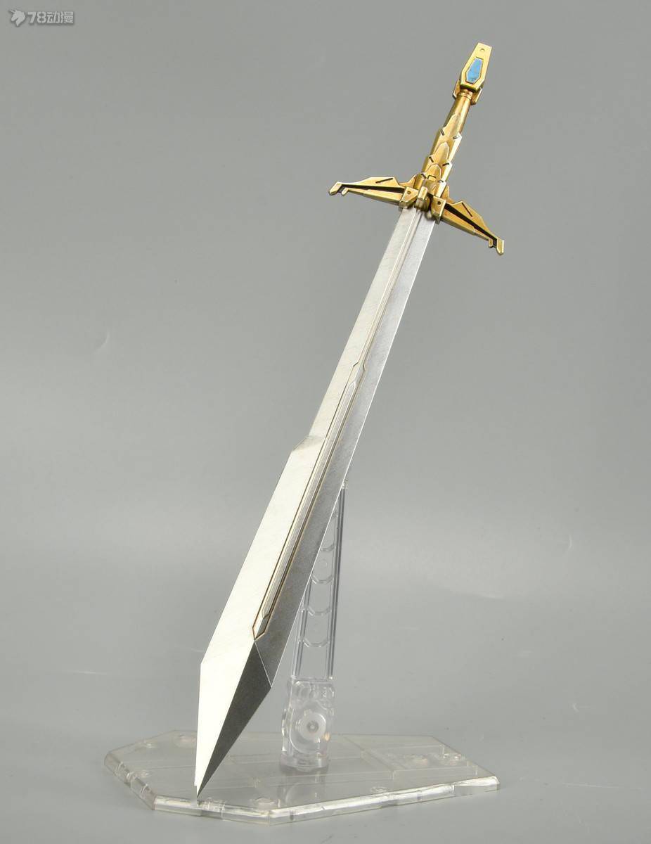 断空剑是在后续的ova《迷失者们的镇魂歌》中追加的武装,平时收纳在