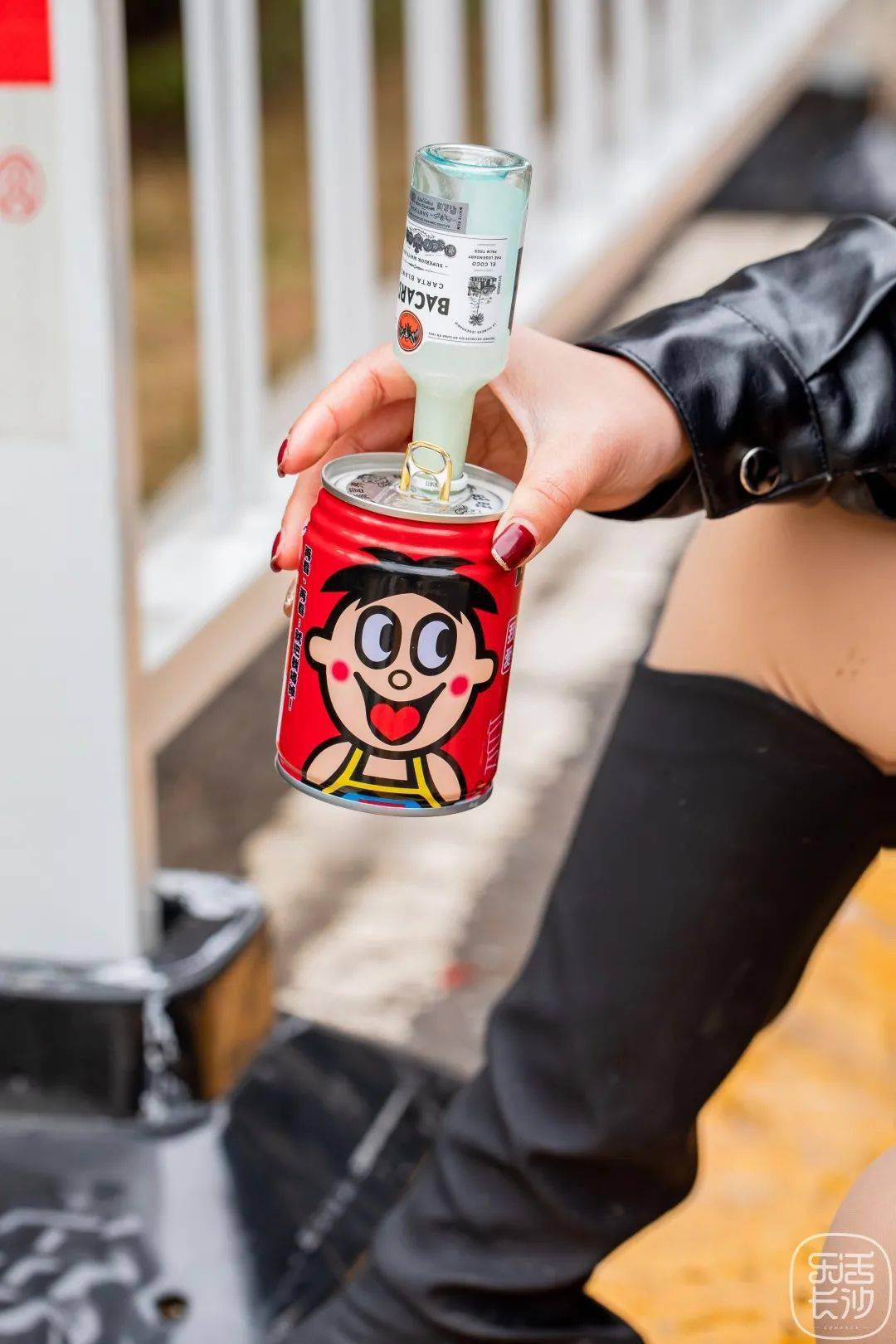 无人不爱的旺仔牛奶用来调酒会回流出超好看的奶白渐变色主要口味还是