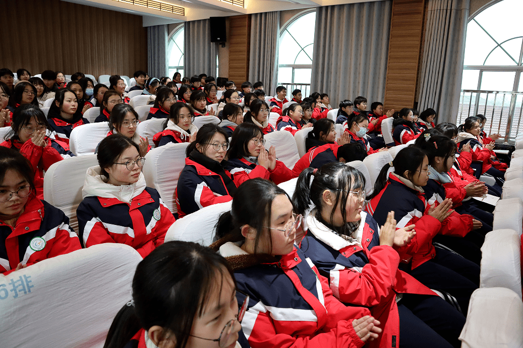 天长市关塘中学洪根久图片