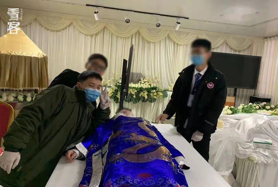 95后入殓师:在太平间干久了,我看油漆印都像血_雷子_工作_殡葬