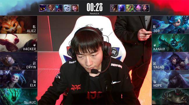 一塔|LOL-LPL：Yagao阿狸致命魅惑单杀金克丝，JDG有惊无险2-0击败UP