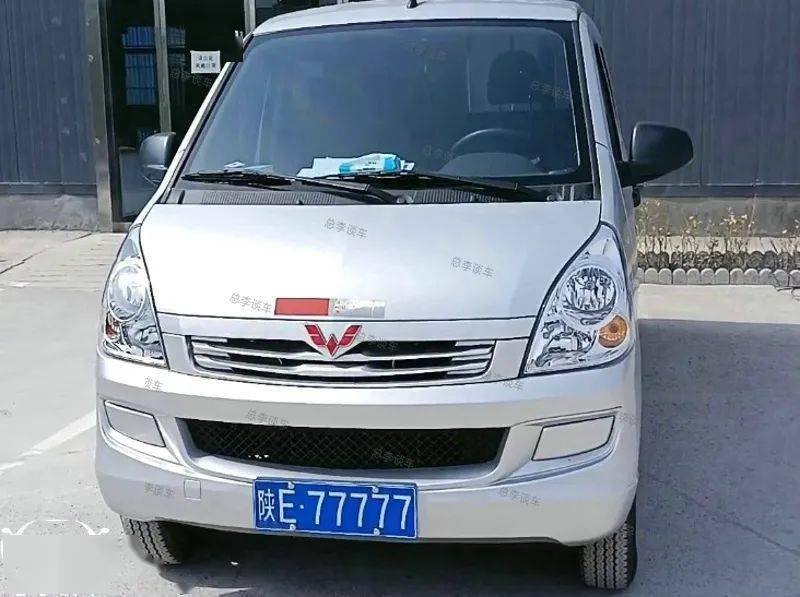 不少网友表示,陕e77777和陕e88888的车型都不贵,普通车挂了一副价值不