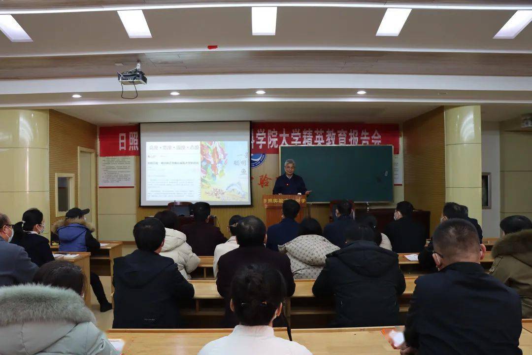 年5月生於石家莊市,中共黨員,博士生導師;畢業於北京大學地球物理系