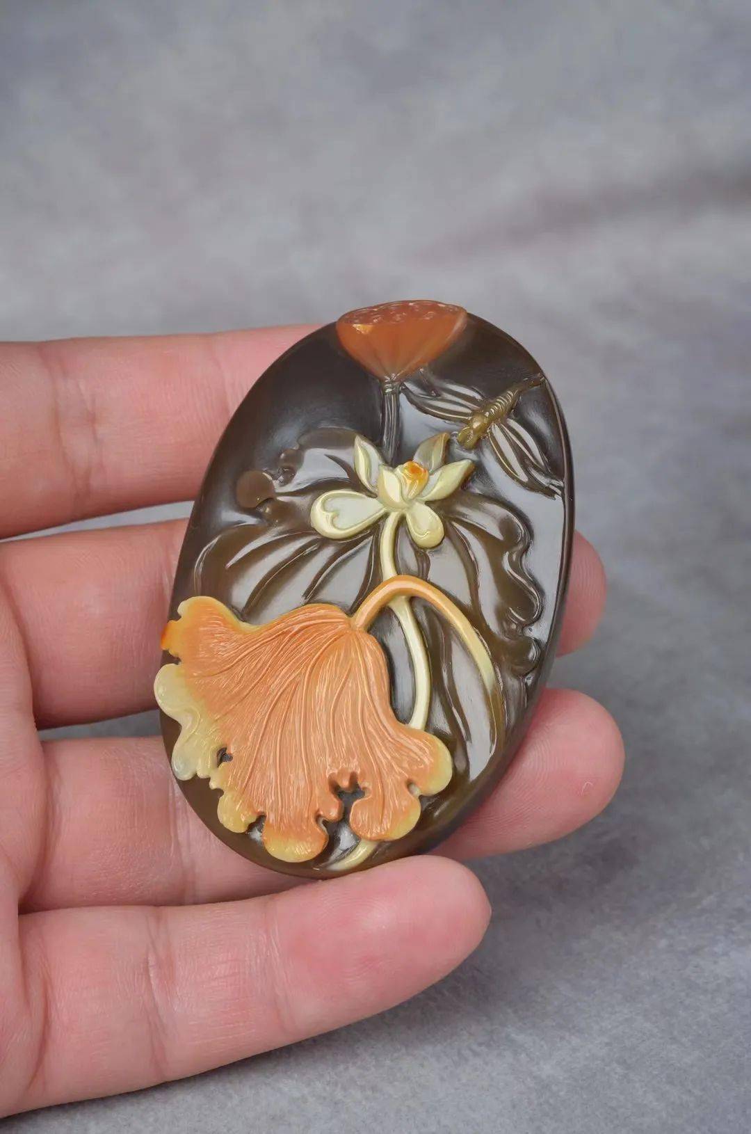 收藏玉雕已有数十年之久,因而在圈子里那些刚入门的新手们总是尊称我