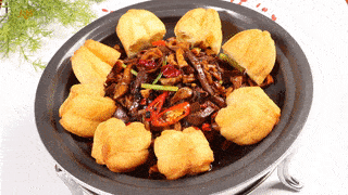 名厨|这干锅猪杂麻辣鲜香、下酒又下饭!视频详解调味秘笈