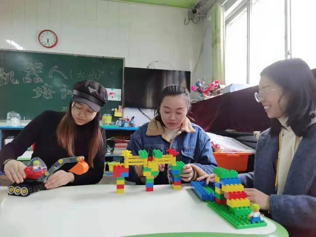 全市|创客机器人教育走进隆昌市各幼儿园啦