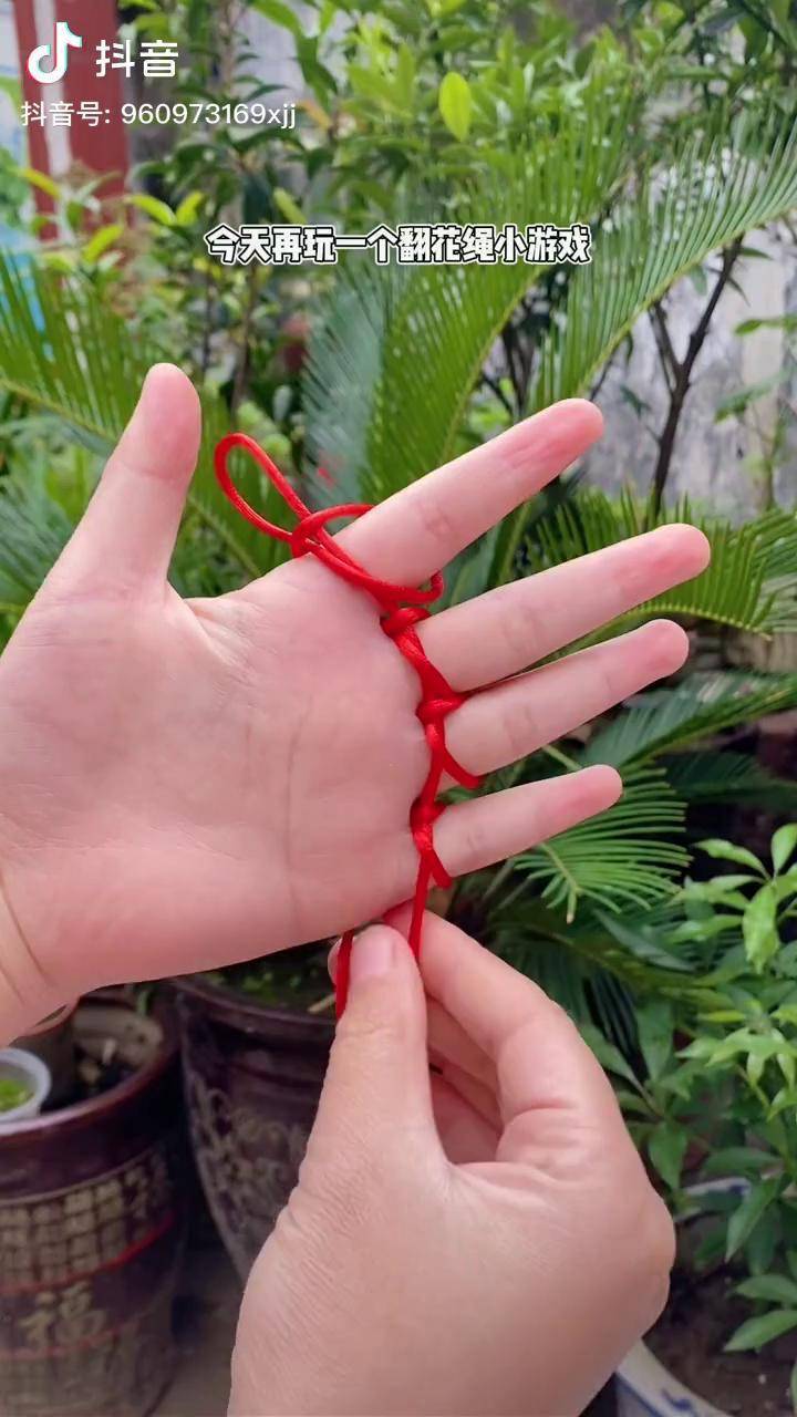 翻花绳之手指松绑,学会了哄娃玩翻花绳 萌知计划 兴趣才艺 抖音青少年
