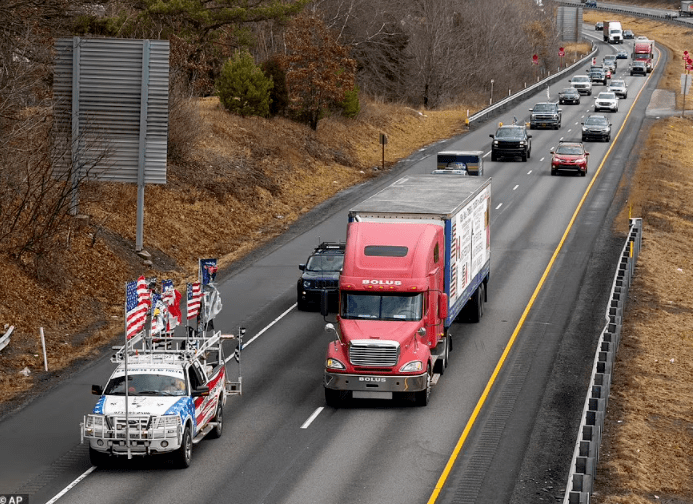 【来自卡车司机的心声】受加拿大自由车队的启发,卡车司机将进行数周