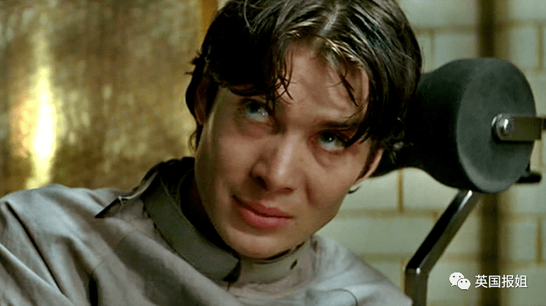 因为|“最美蓝眼睛”男神红遍全球!做演员男女通吃,硬汉也为他疯狂