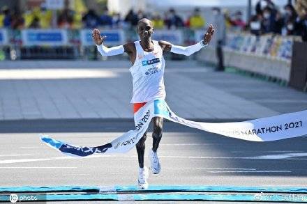 纪录|基普乔格东京马拉松夺冠