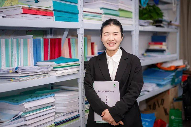 集团有限公司刘国英 杭州富春湾新城建设投资集团有限公司张美燕 杭州