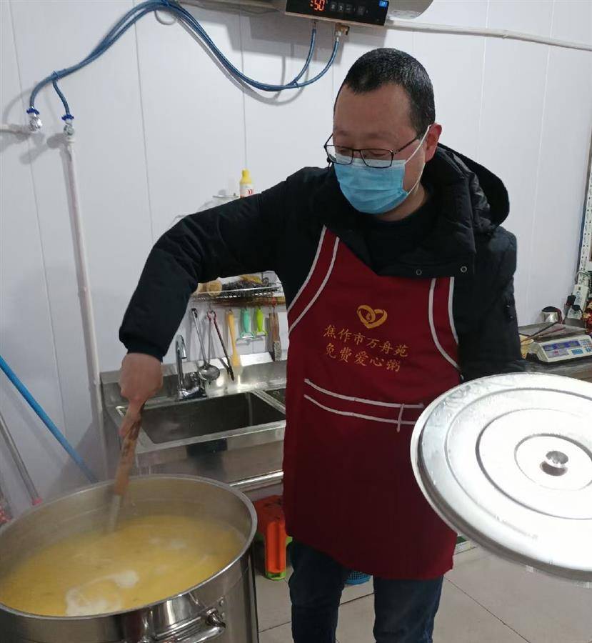 食材|河南男子业余开起爱心粥店,9年送出20多万份免费早餐