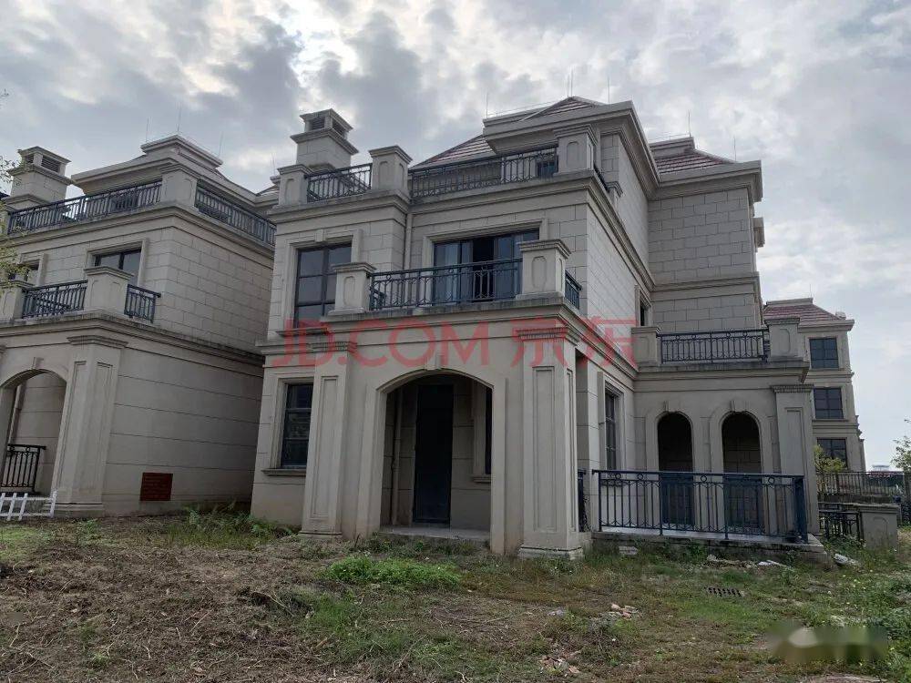 曾仕权转移到李湘雯名下位于高州市九龙湖塞纳庄园6街17号别墅一栋